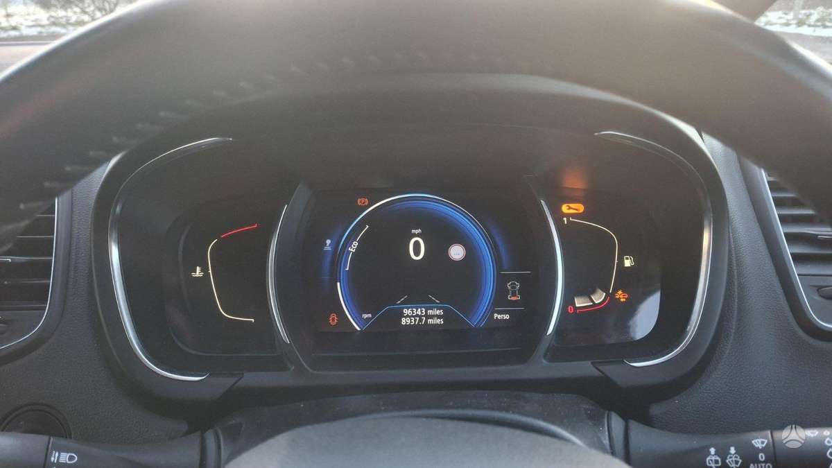 Renault Grand Scenic dalimis