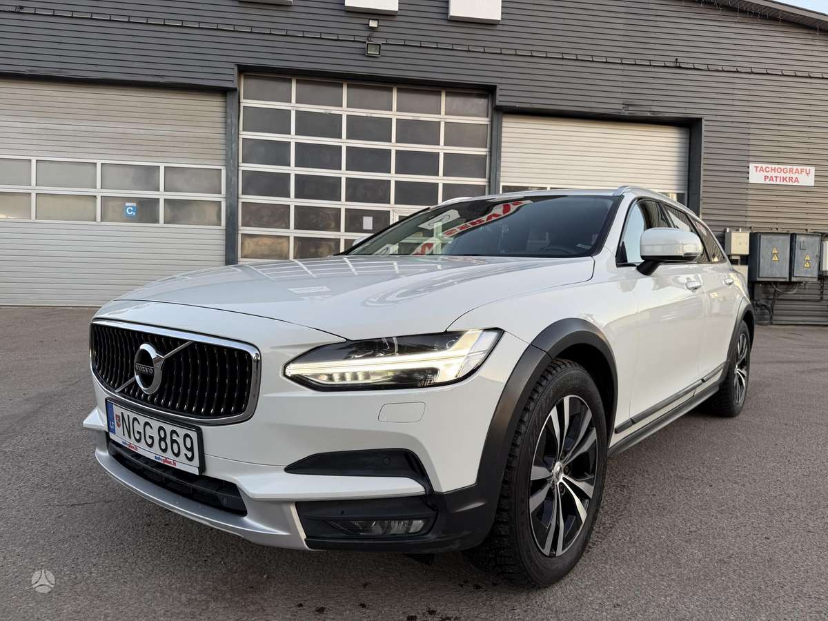 Volvo V90 Cross Country - 1