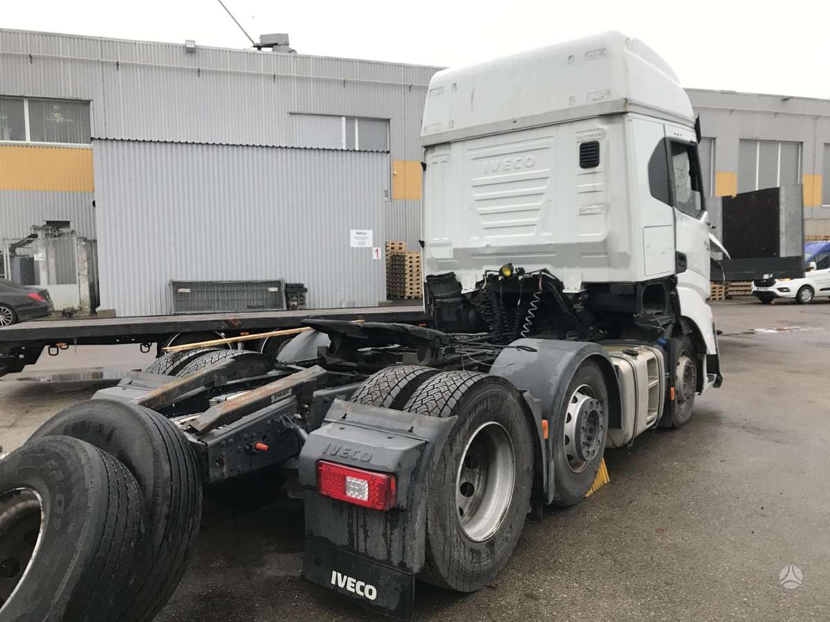 Iveco S-Way 480 dalimis, vilkikai