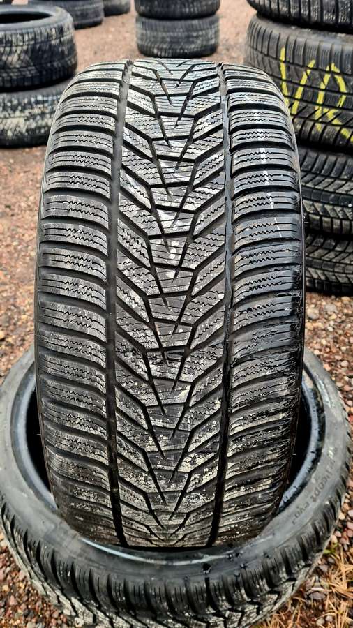 Hankook, žieminės 235/35 R19