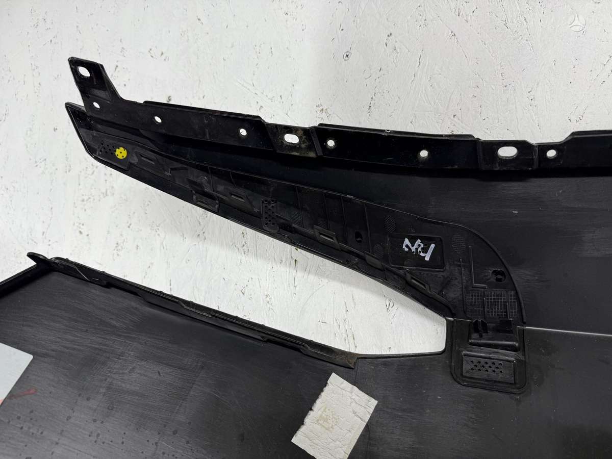 Volvo EX30, 31345658, bamperi