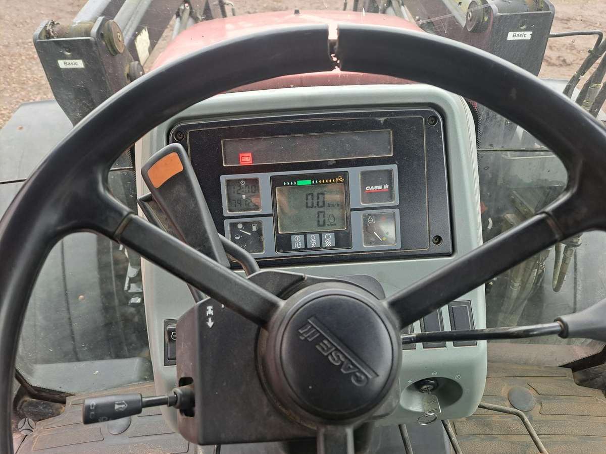 Case-IH MX100C, traktori