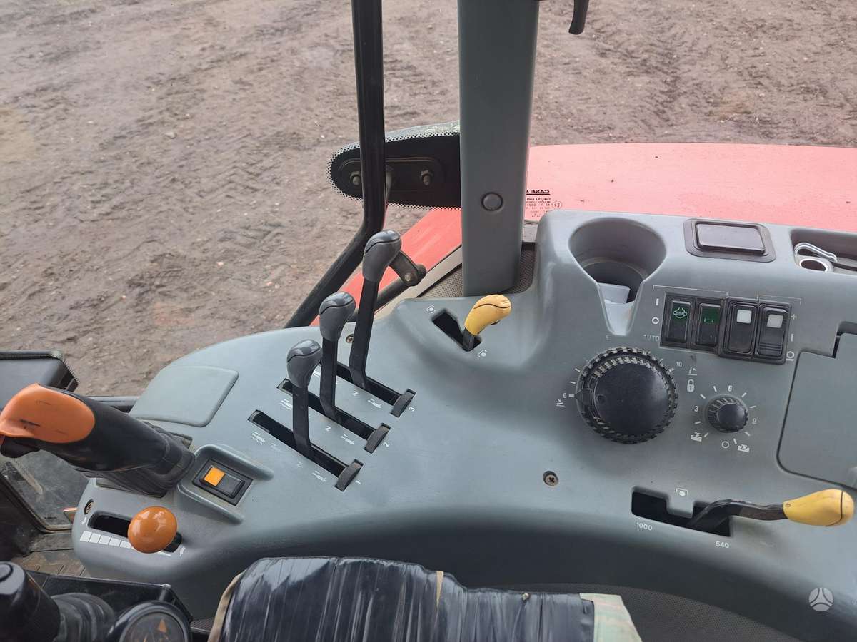 Case-IH MX100C, traktori