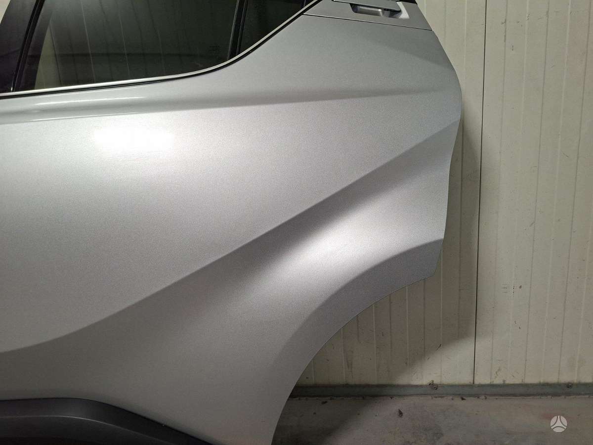 Toyota C-HR, idealios, двери