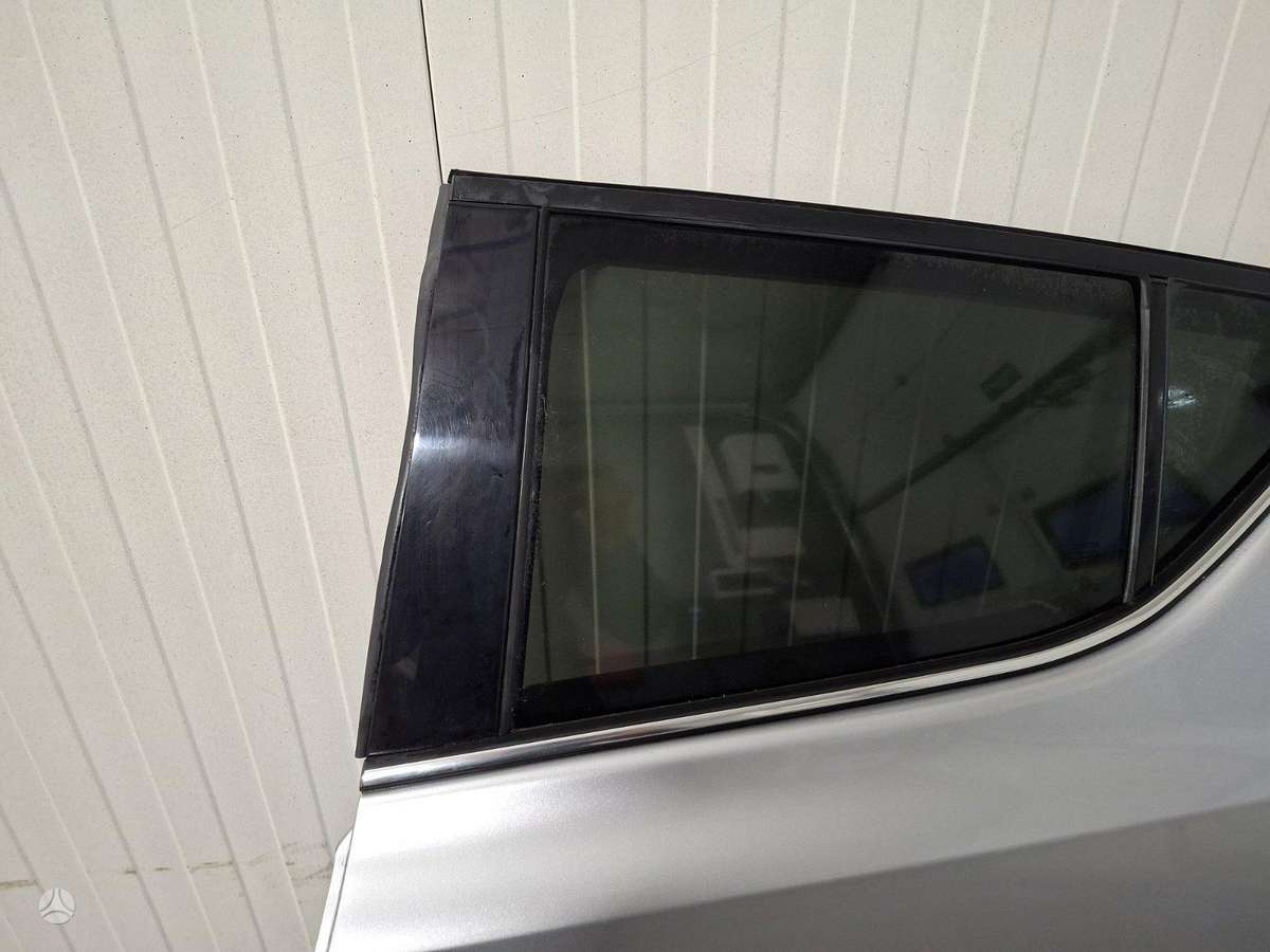 Toyota C-HR, idealios, двери