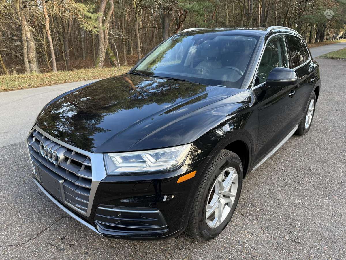 Audi Q5, 2.0 l., Минивэн