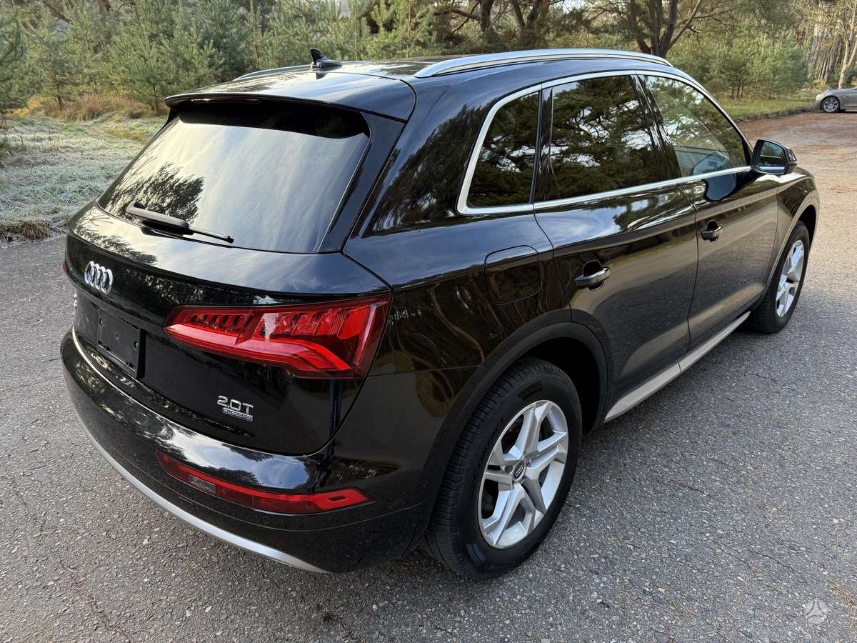 Audi Q5, 2.0 l., Минивэн