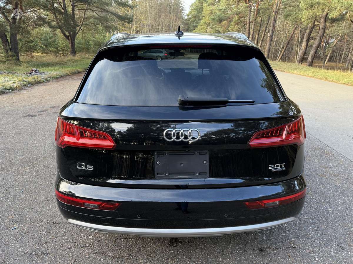 Audi Q5, 2.0 l., mpv / minivan