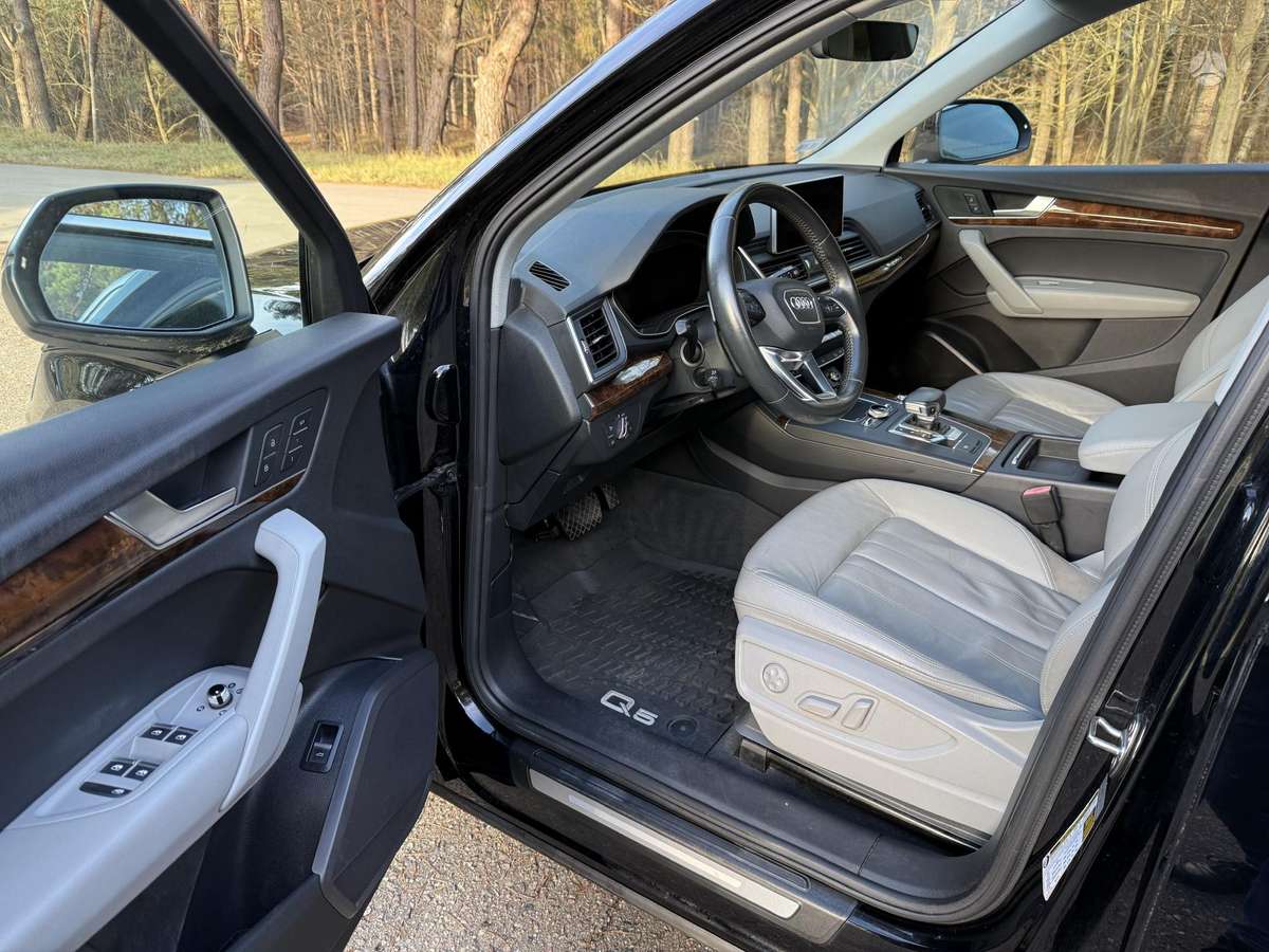 Audi Q5, 2.0 l., mpv / minivan