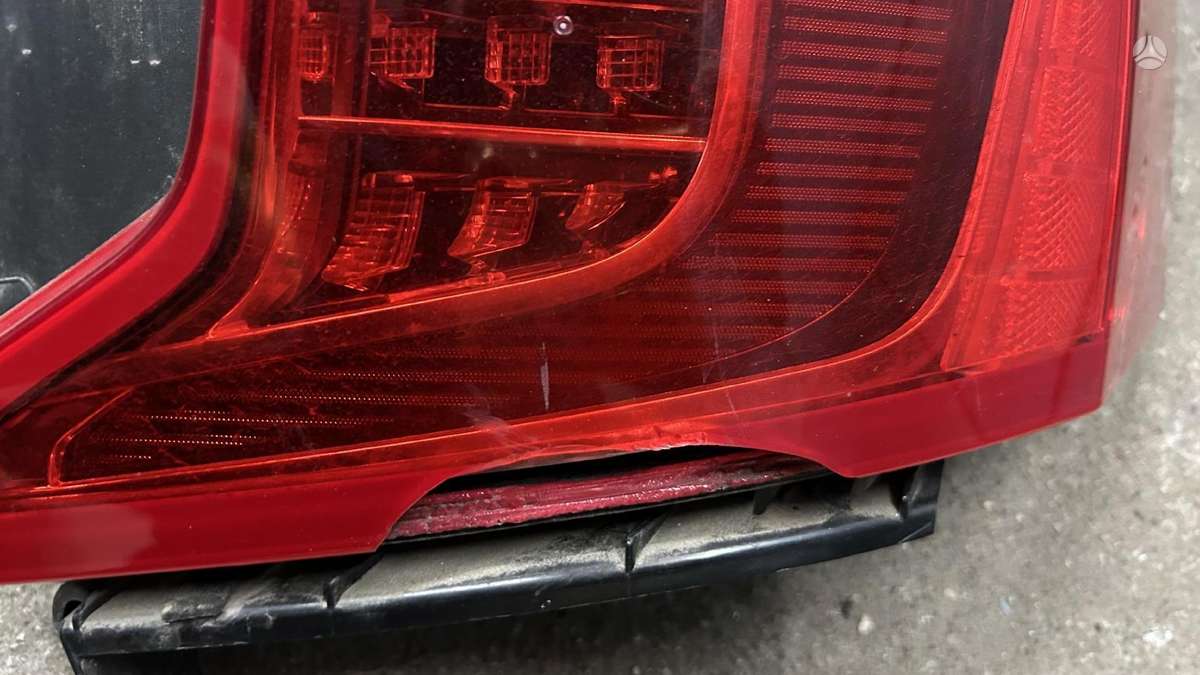 Volvo XC90 kėbulo dalys