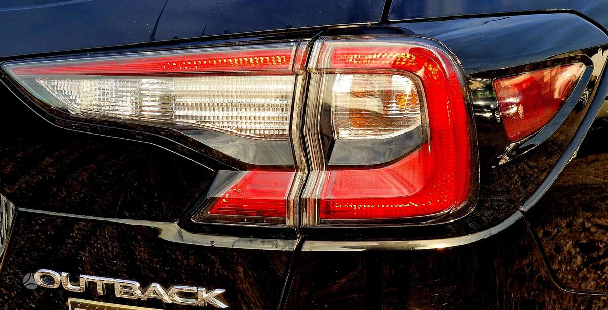 Subaru Outback, 2.5 l., off-road / crossover