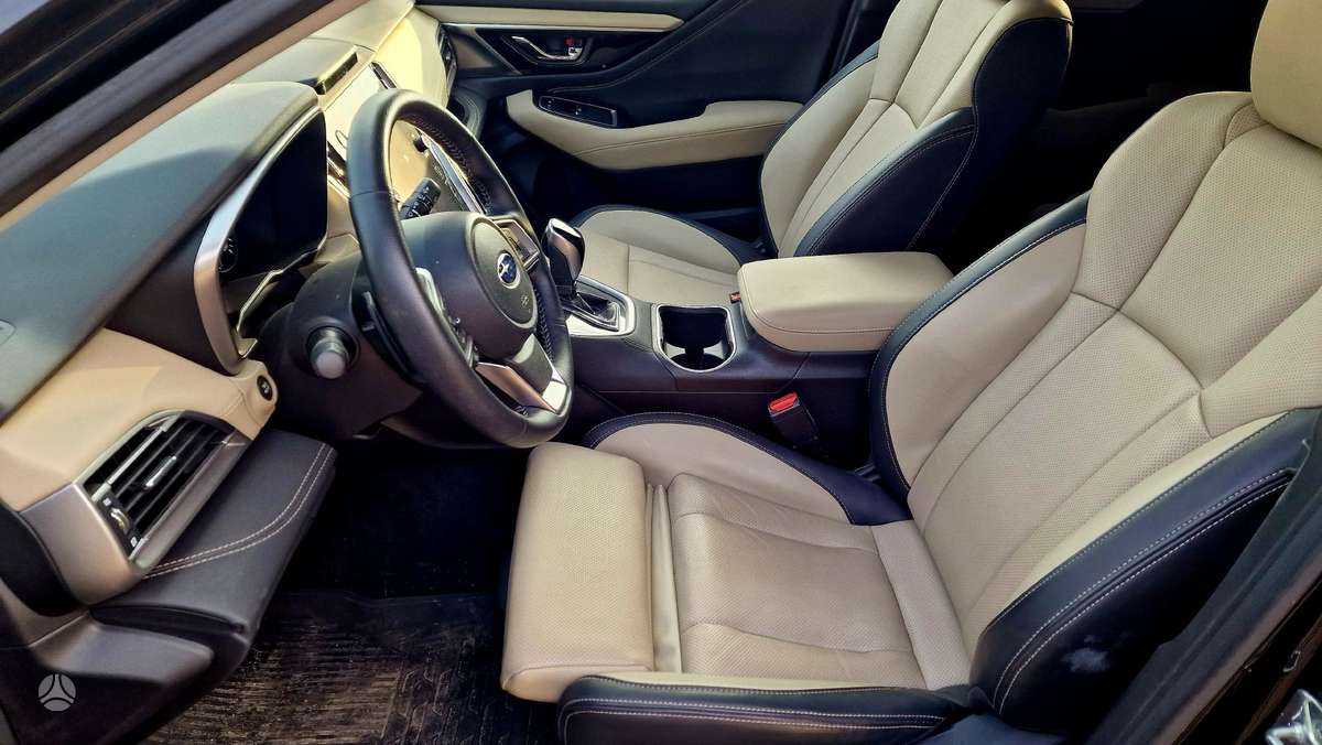 Subaru Outback, 2.5 l., off-road / crossover