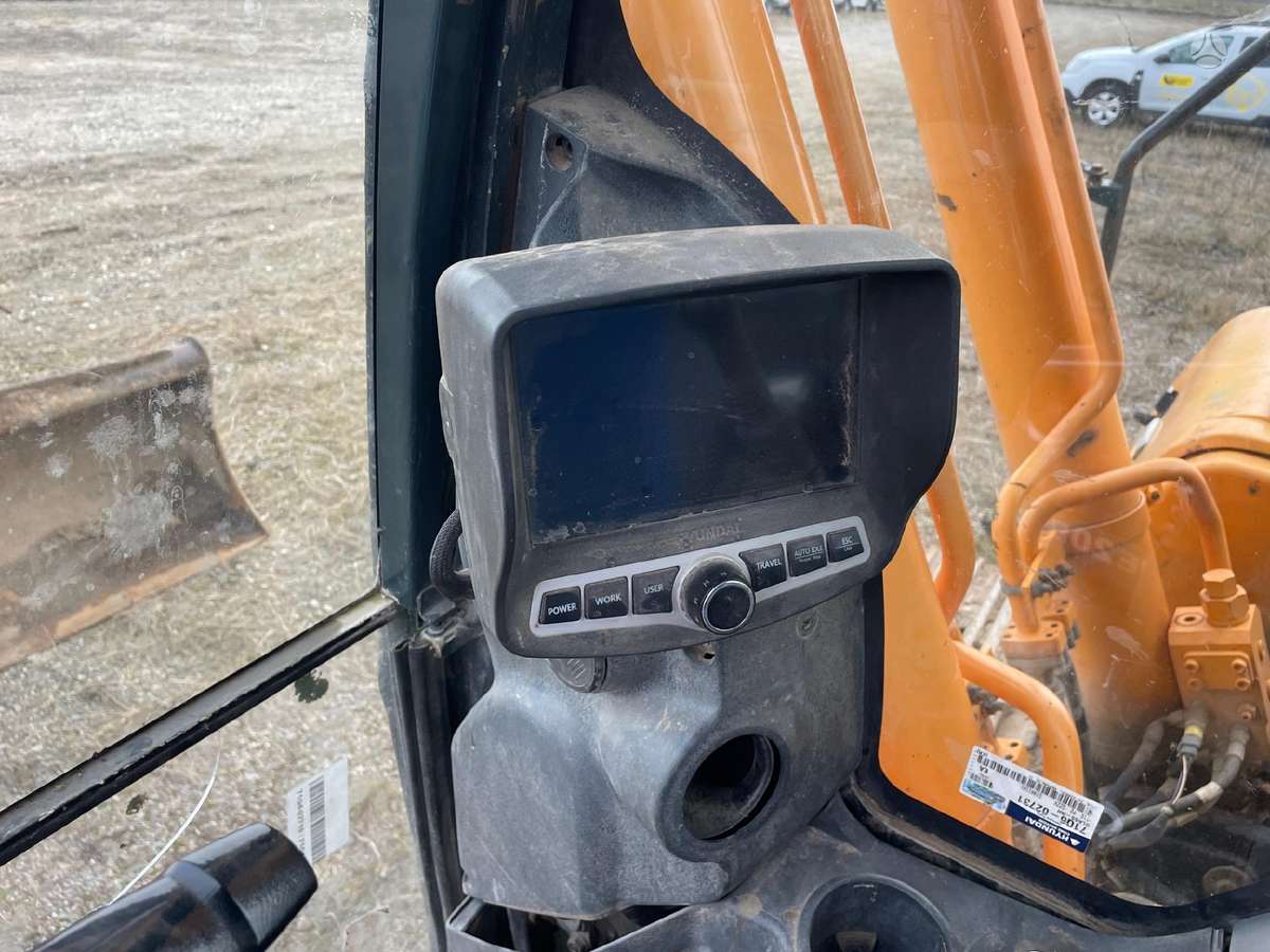 Hyundai Robex 220LC-9A, экскаваторы