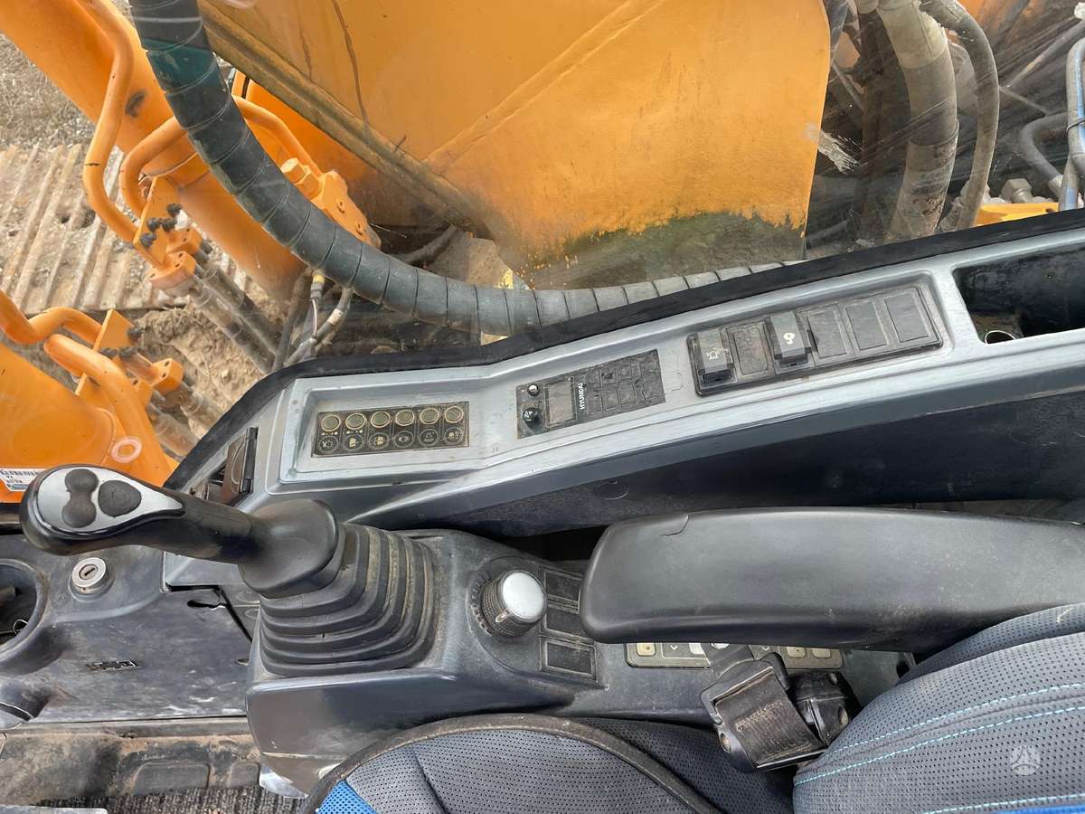 Hyundai Robex 220LC-9A, экскаваторы