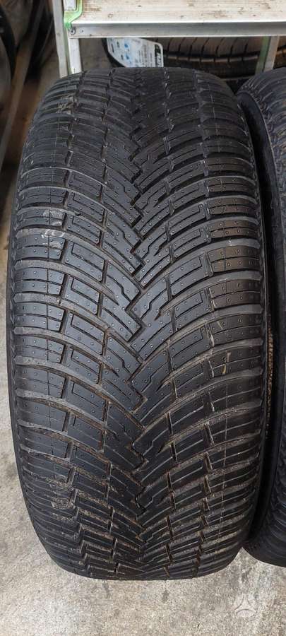 Pirelli, всесезонные 235/50 R20