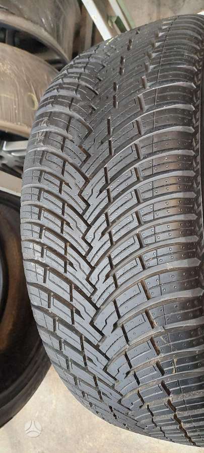 Pirelli, vissezonas 235/50 R20