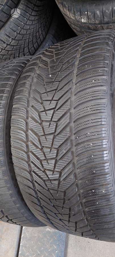 Hankook, žieminės 285/35 R21