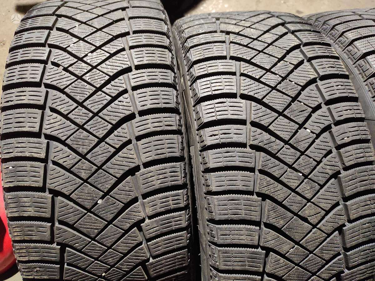 Continental, зимние 245/45 R18