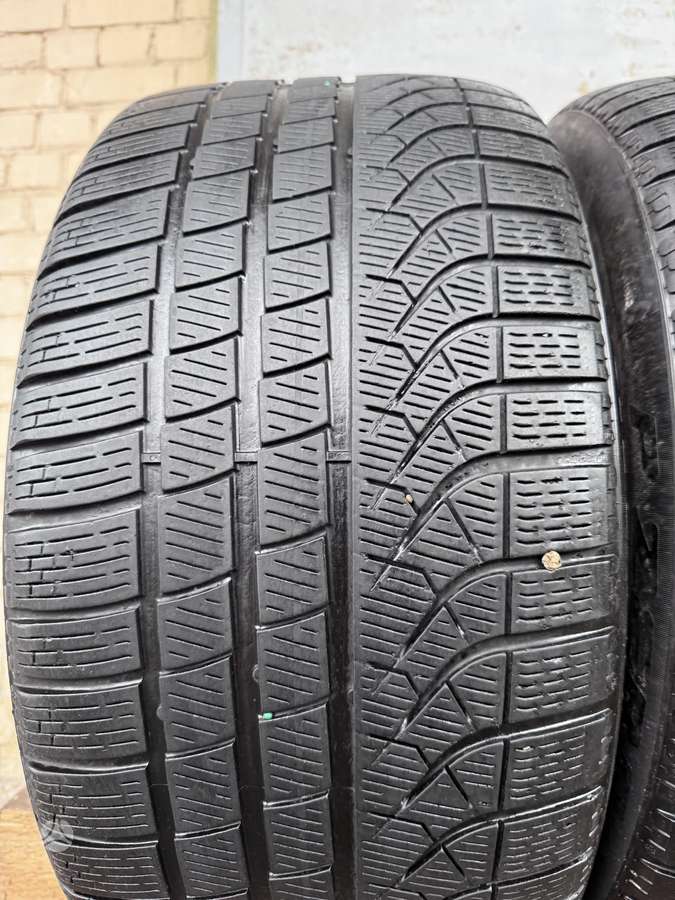 Pirelli P Zero winter, зимние 285/40 R20