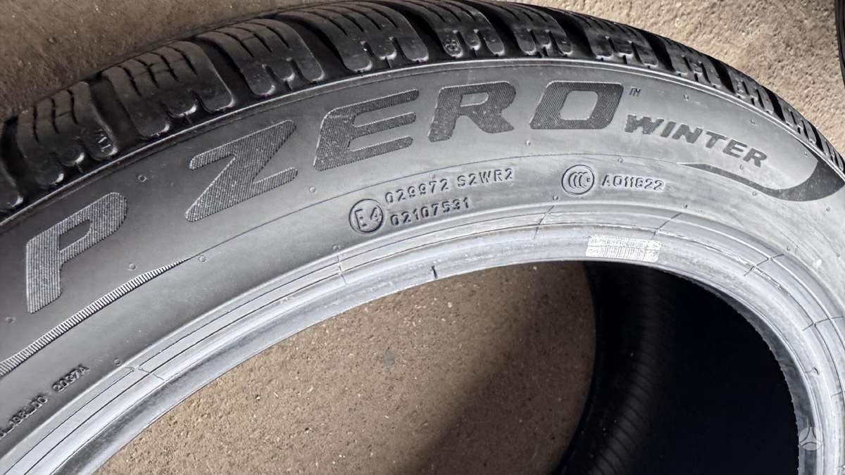 Pirelli P Zero winter, зимние 285/40 R20