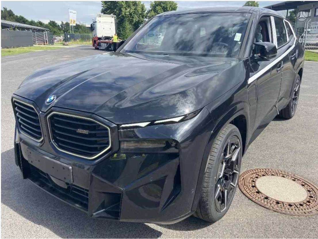 BMW XM body parts