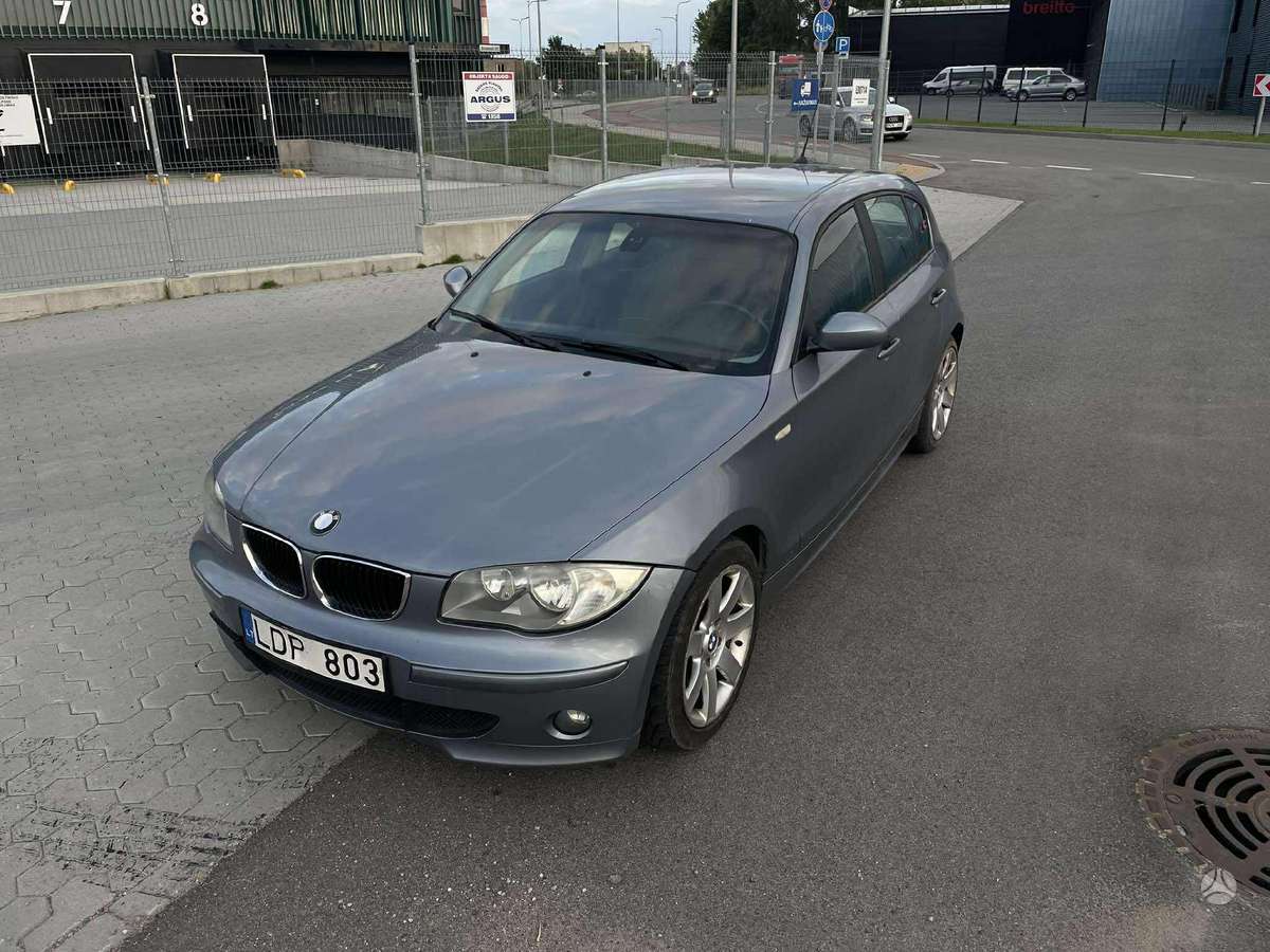 BMW 120, 2.0 l., hatchback