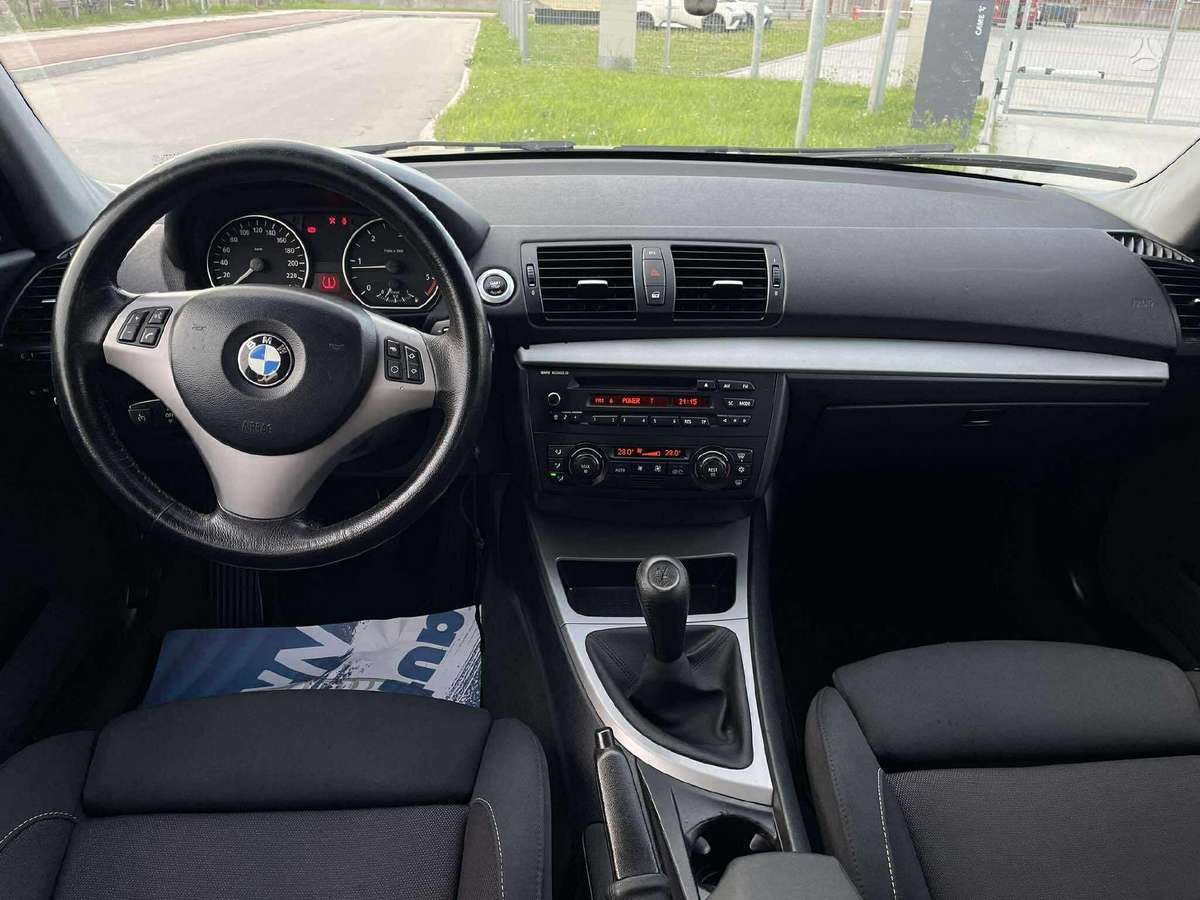 BMW 120, 2.0 l., hatchback