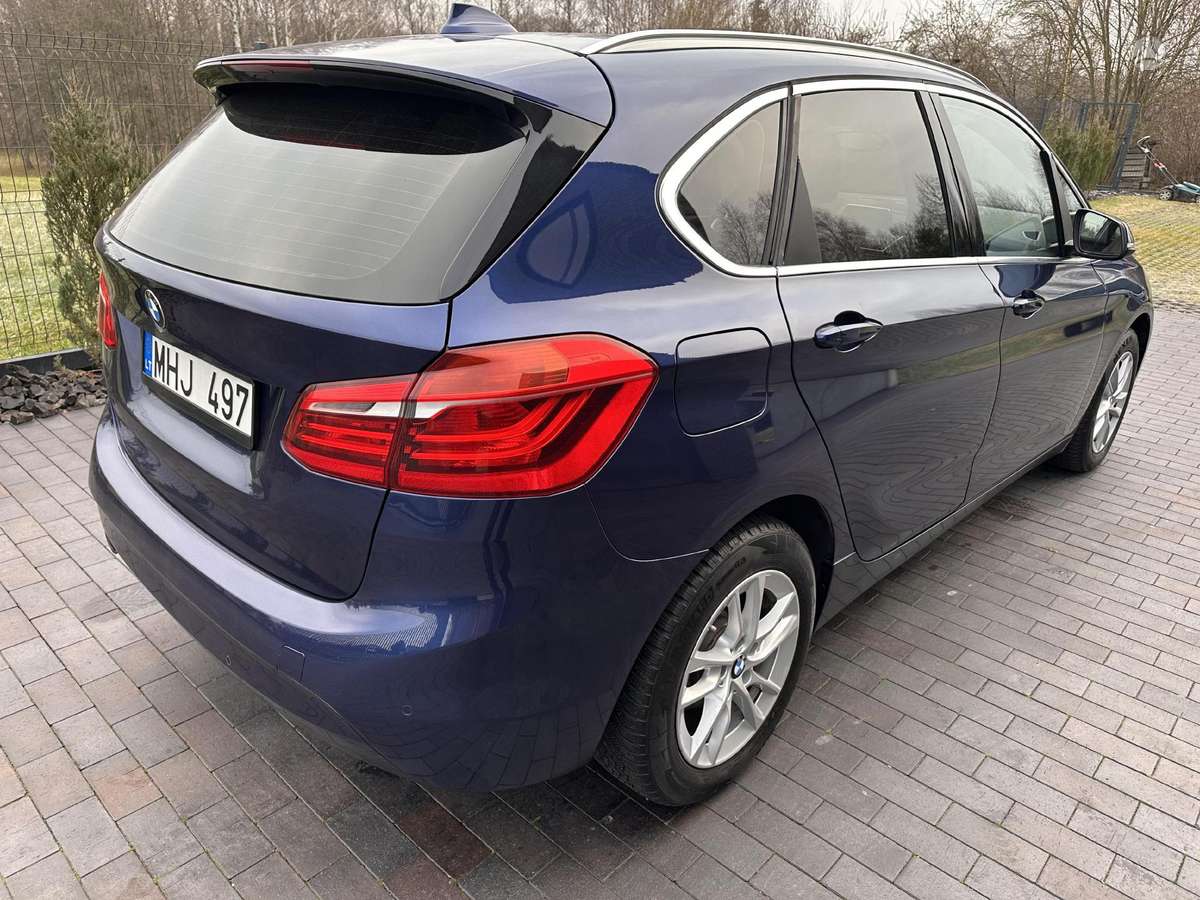 BMW 218 Active Tourer, 2.0 l., hatchback