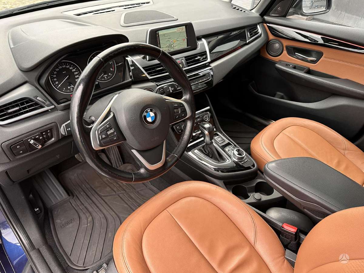BMW 218 Active Tourer, 2.0 l., hatchback