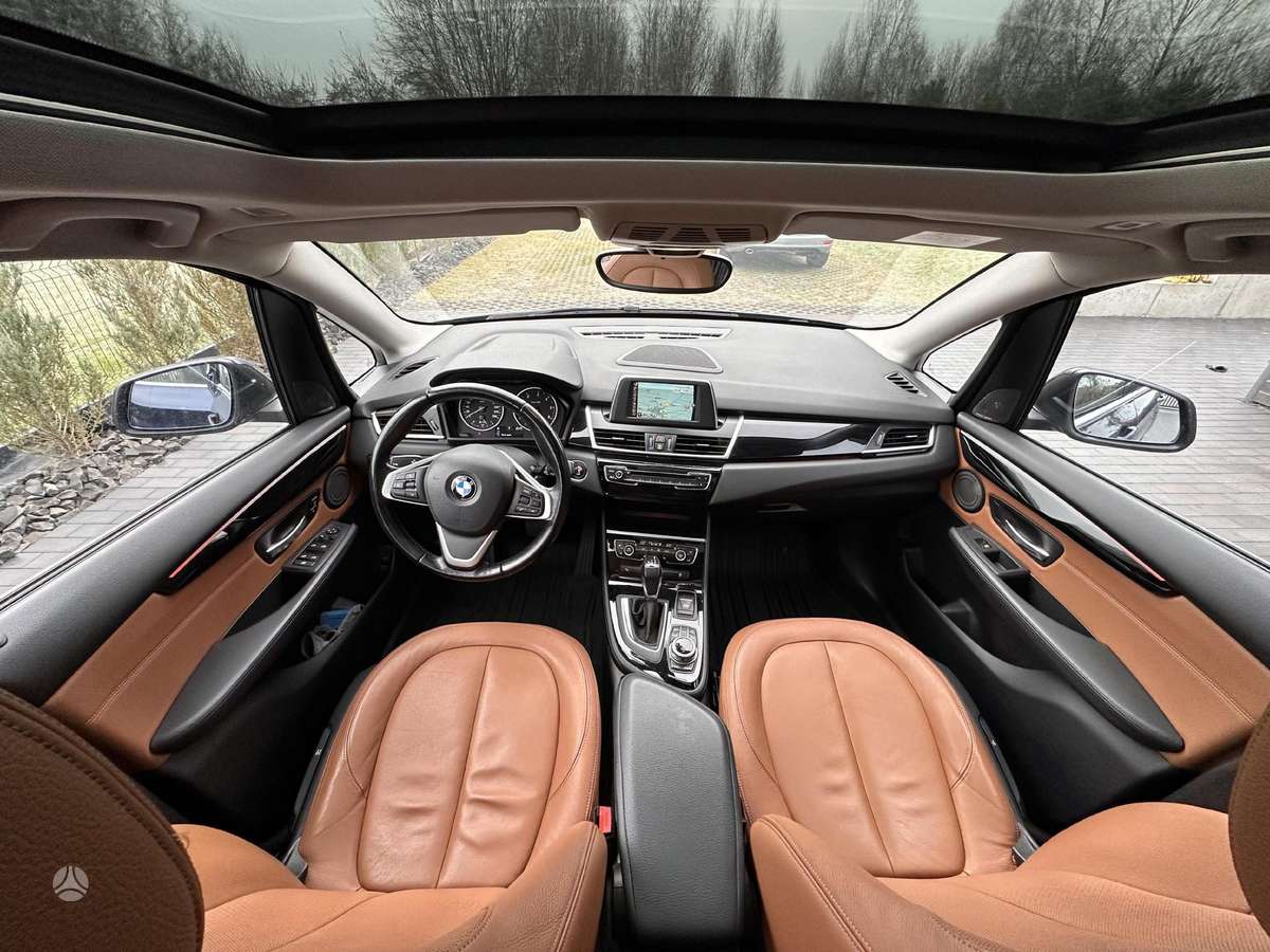 BMW 218 Active Tourer, 2.0 l., hatchback