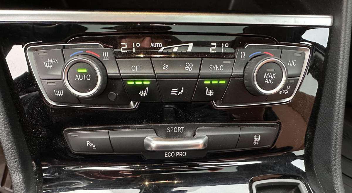 BMW 218 Active Tourer, 2.0 l., hatchback