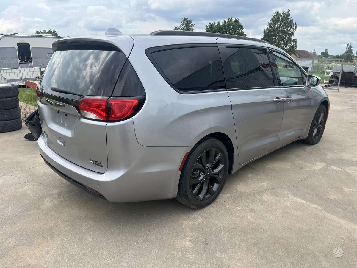 Chrysler Pacifica