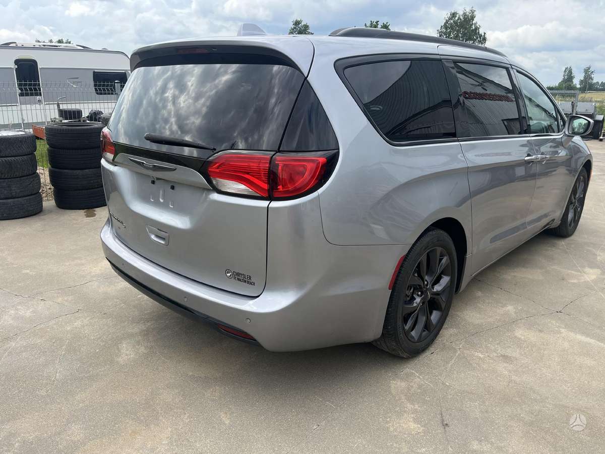 Chrysler Pacifica