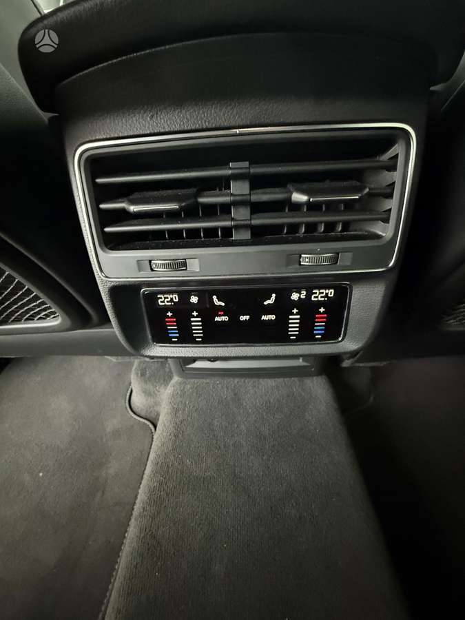 Audi SQ8, 4.0 l., hatchback