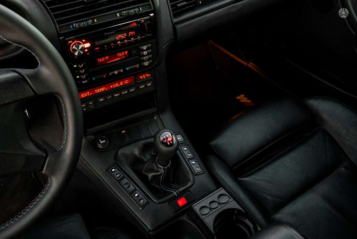 BMW M3, Седан