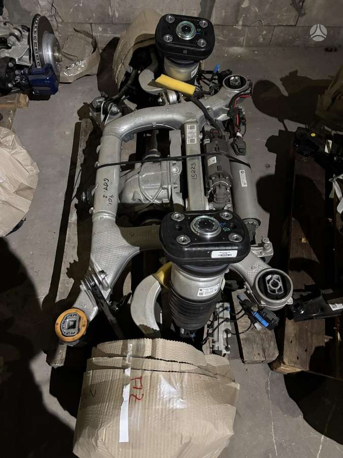 BMW X7 body parts