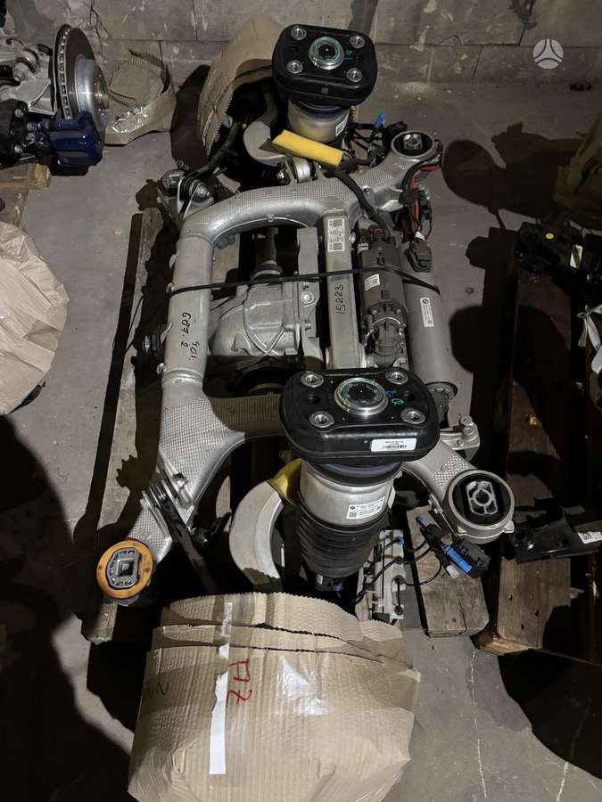 BMW X7 kėbulo dalys