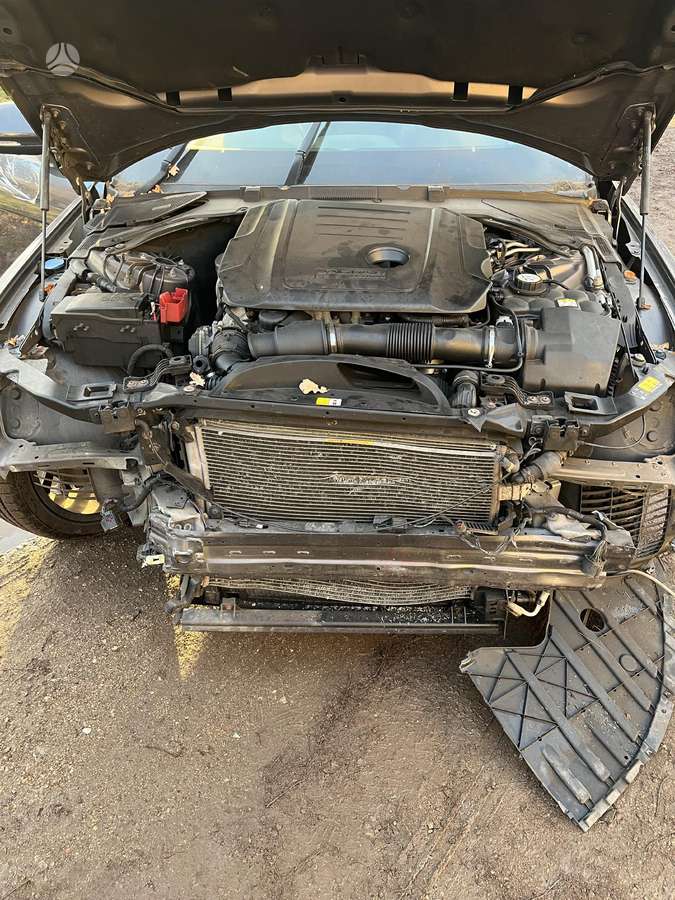 Jaguar XE по частям. Variklio kodas 204dtd