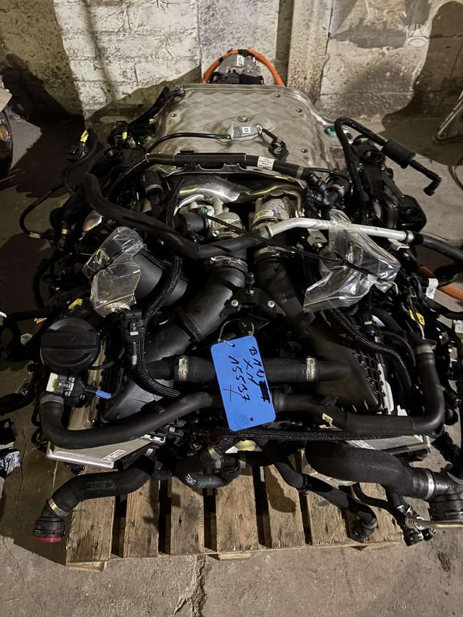BMW XM kėbulo dalys