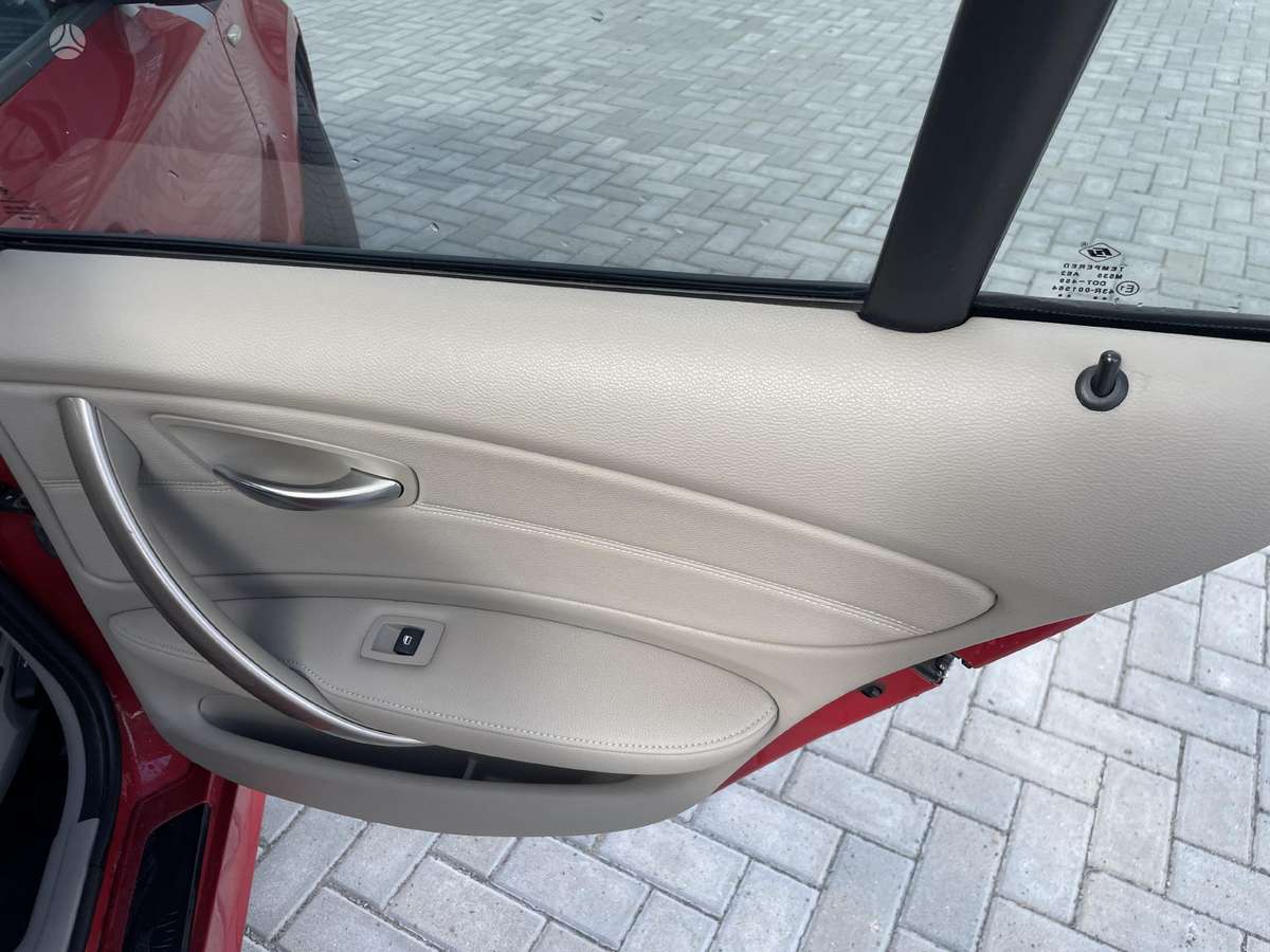 BMW 118, 2.0 l., hatchback