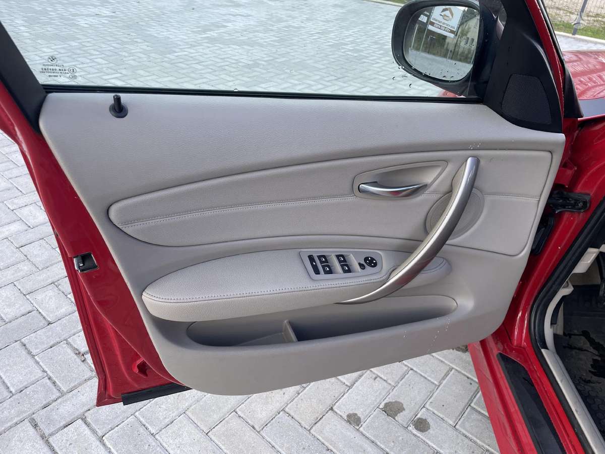 BMW 118, 2.0 l., Хэтчбек