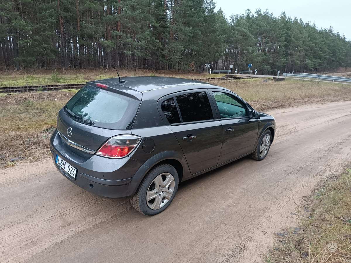 Opel Astra, 1.7 l., hatchback