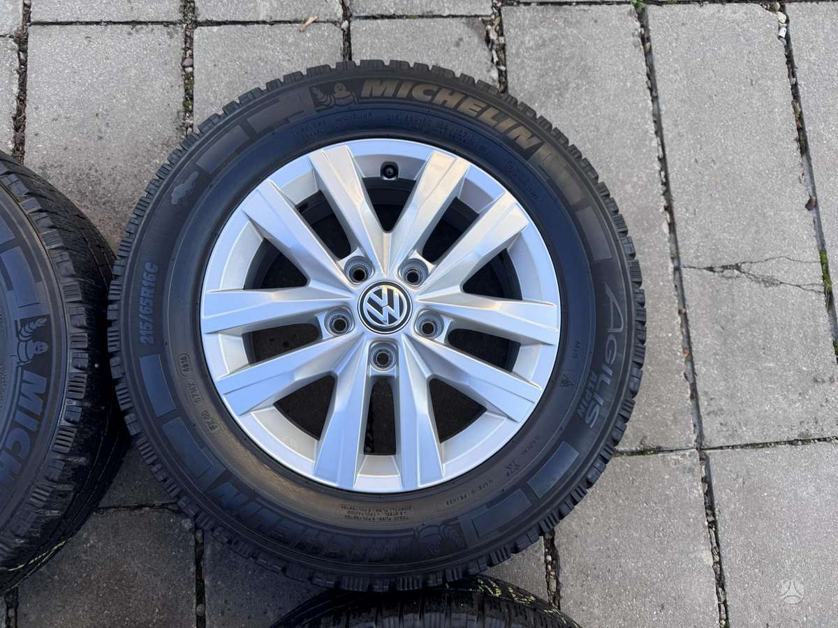 Volkswagen MULTIVAN, lengvojo lydinio, R16