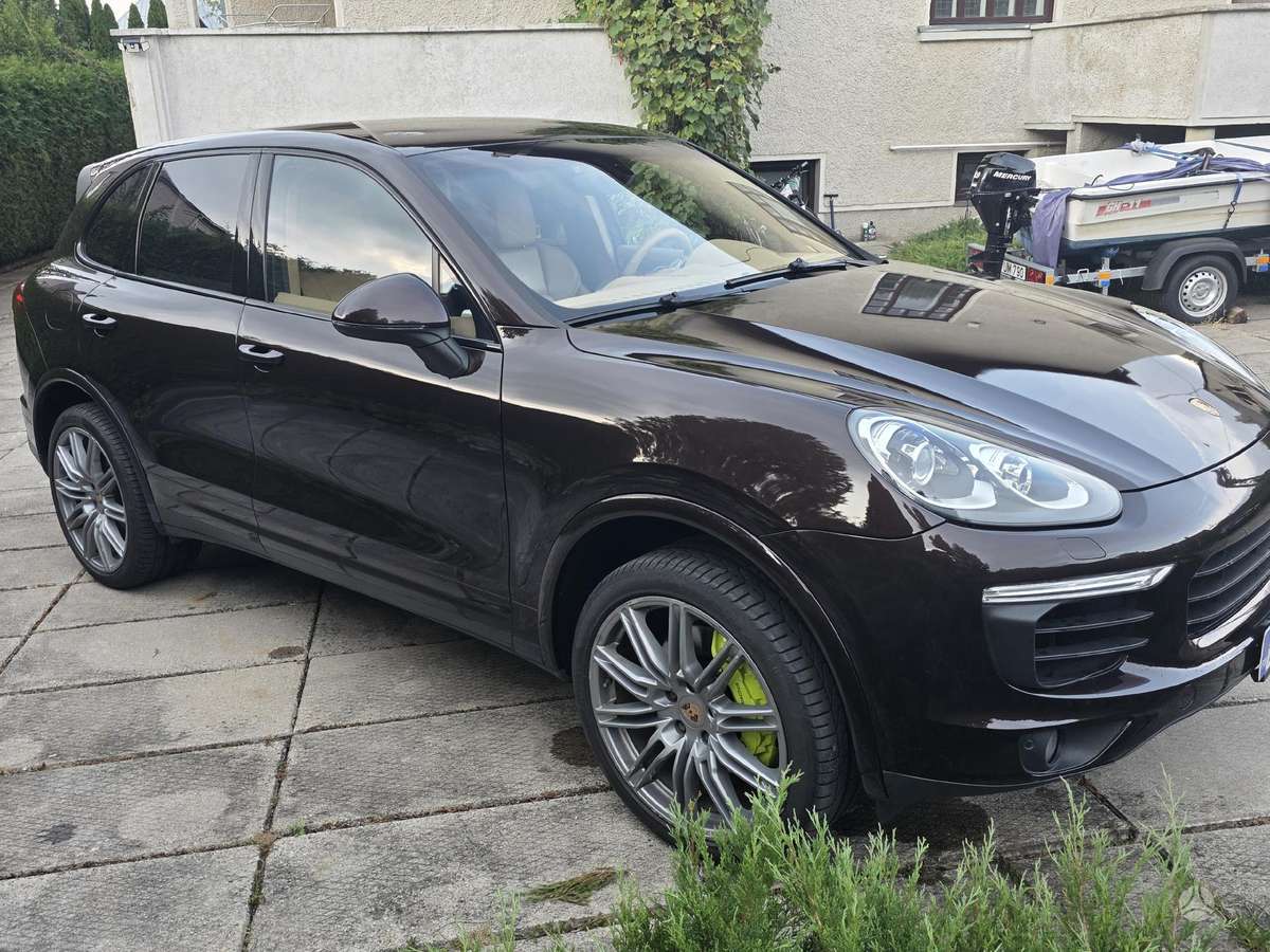 Porsche Cayenne - 2