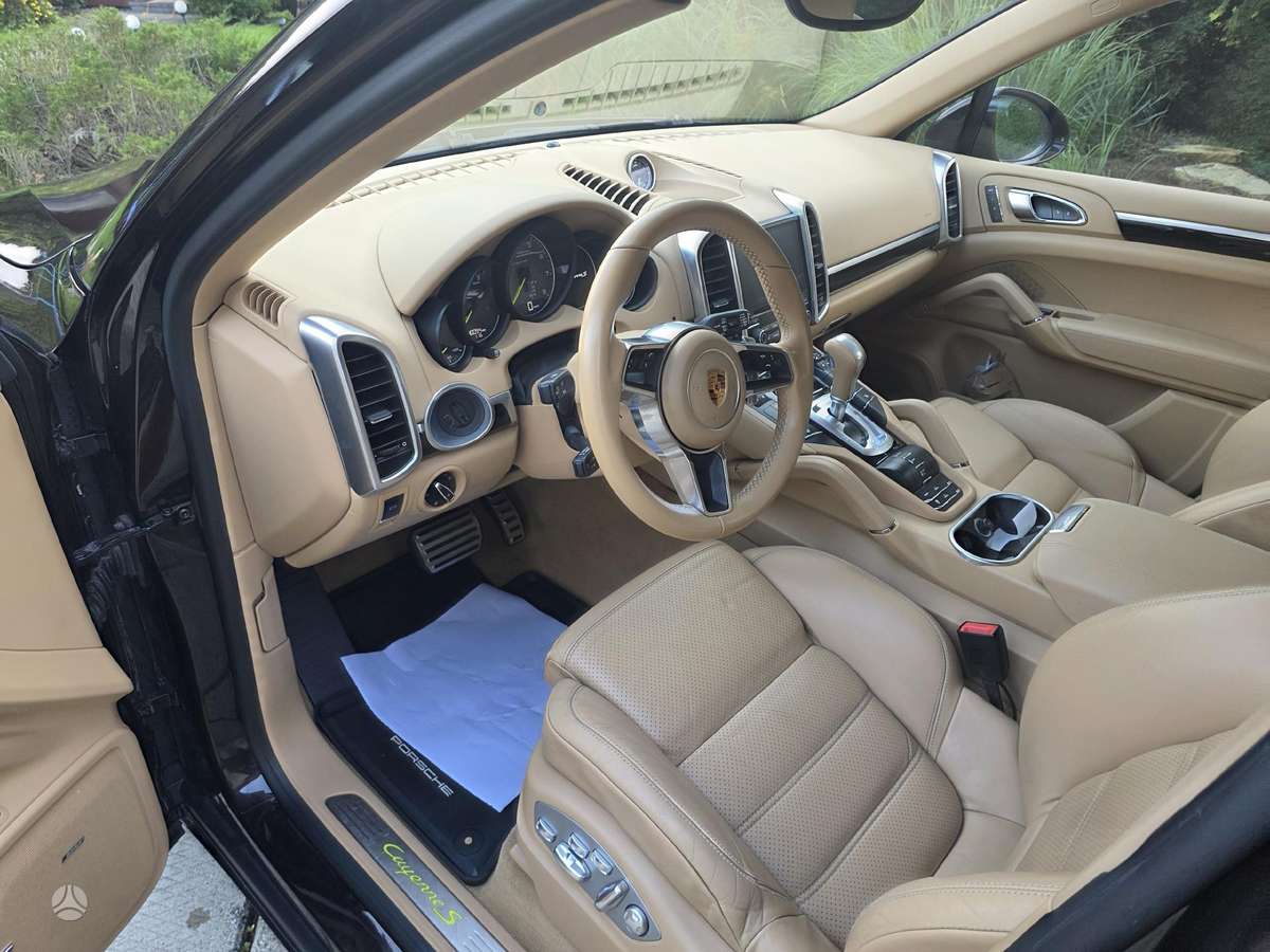 Porsche Cayenne - 3