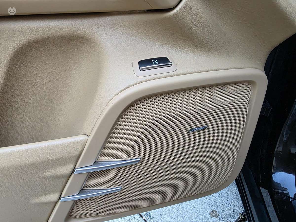 Porsche Cayenne - 4