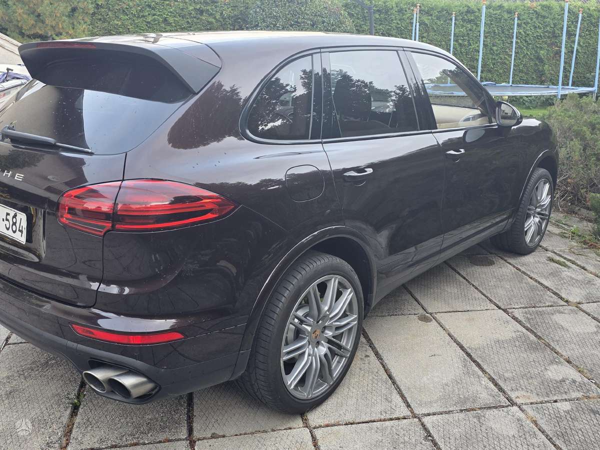 Porsche Cayenne - 8