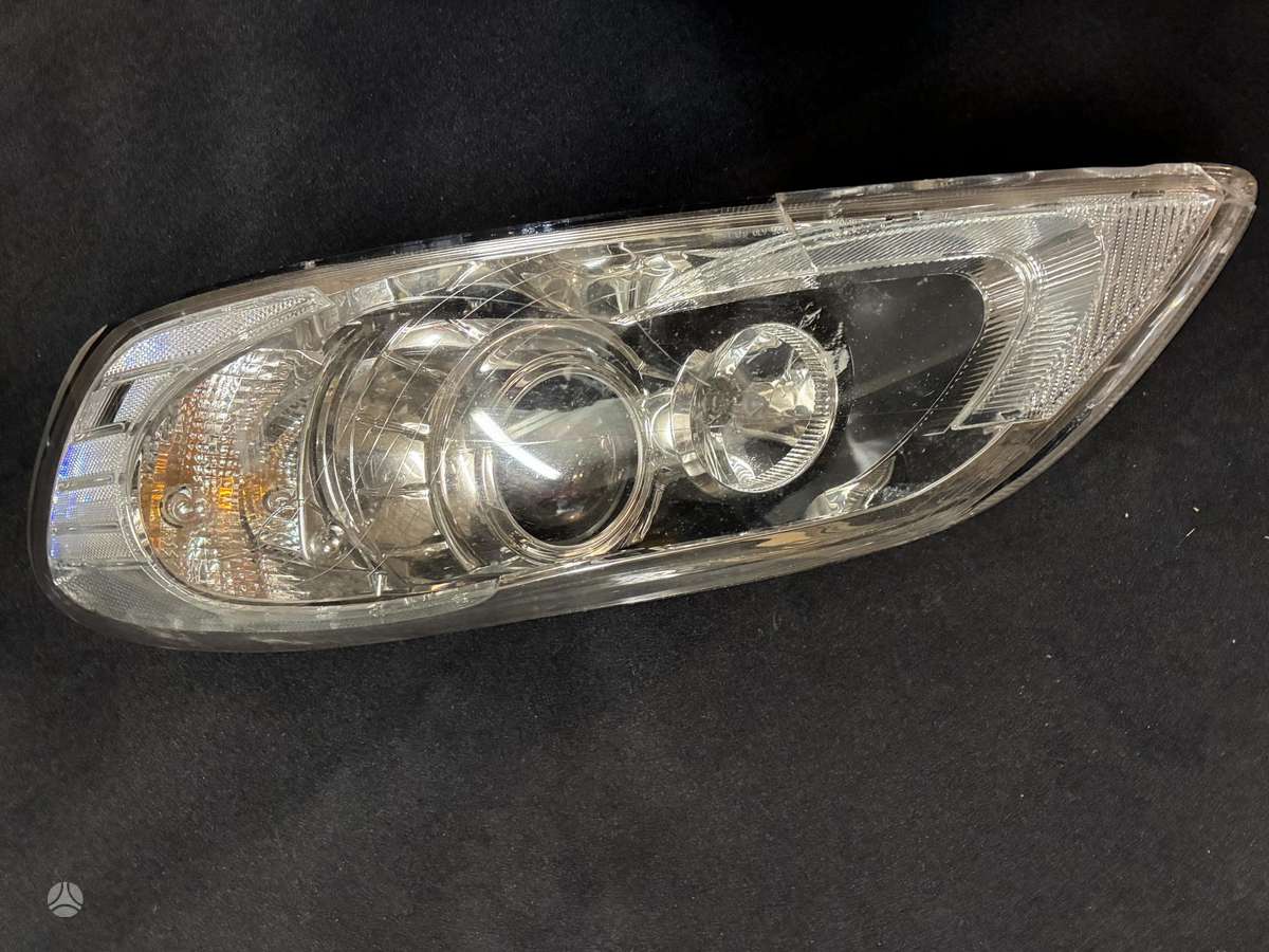 Volvo C30 lights, front grill