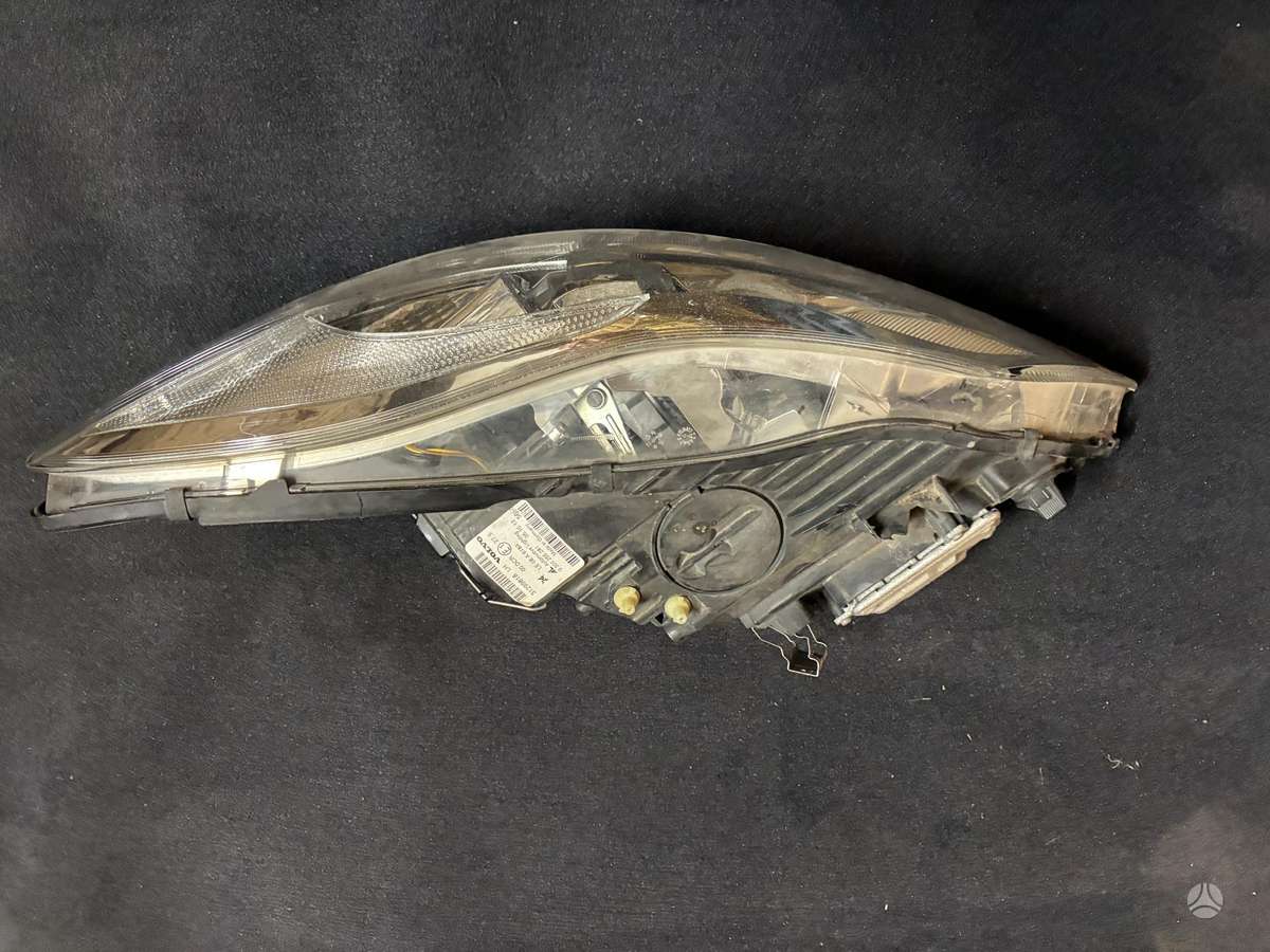 Volvo C30 lights, front grill