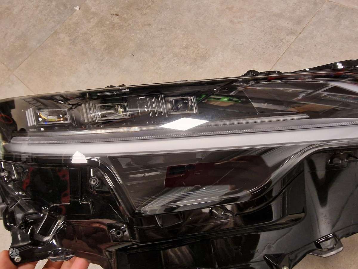 Lexus RX klasė žibintai